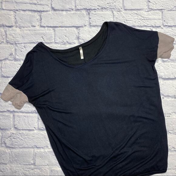 Gap Pure Two Tone Top in Black/Purple - Picture 2 of 6